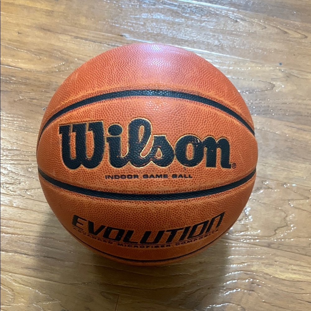 Wilson Evolution Indoor Game Basketball 🏀